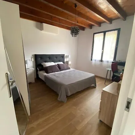 2 Piscine Ferienhaus